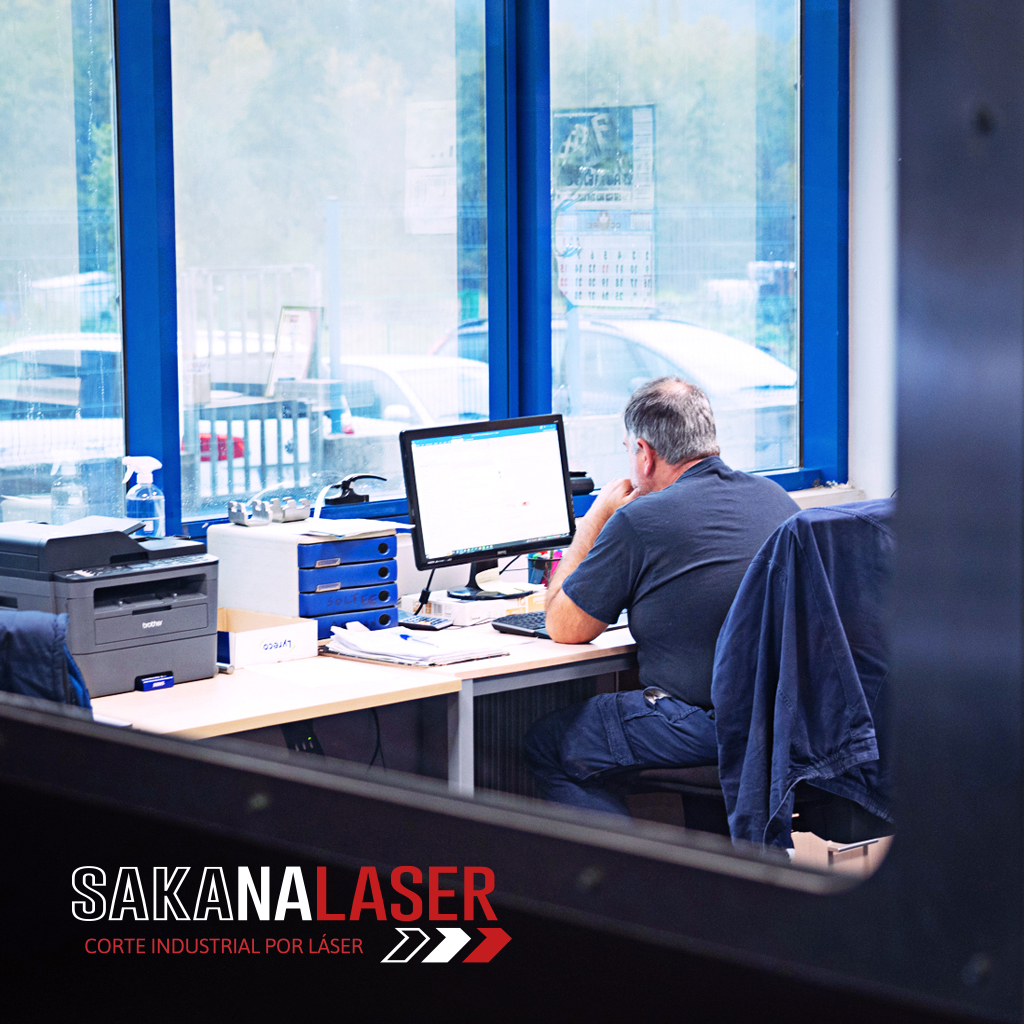 Servicios de corte láser industrial de precisión para la fabricación de piezas metálicas en proyectos técnicos complejos.